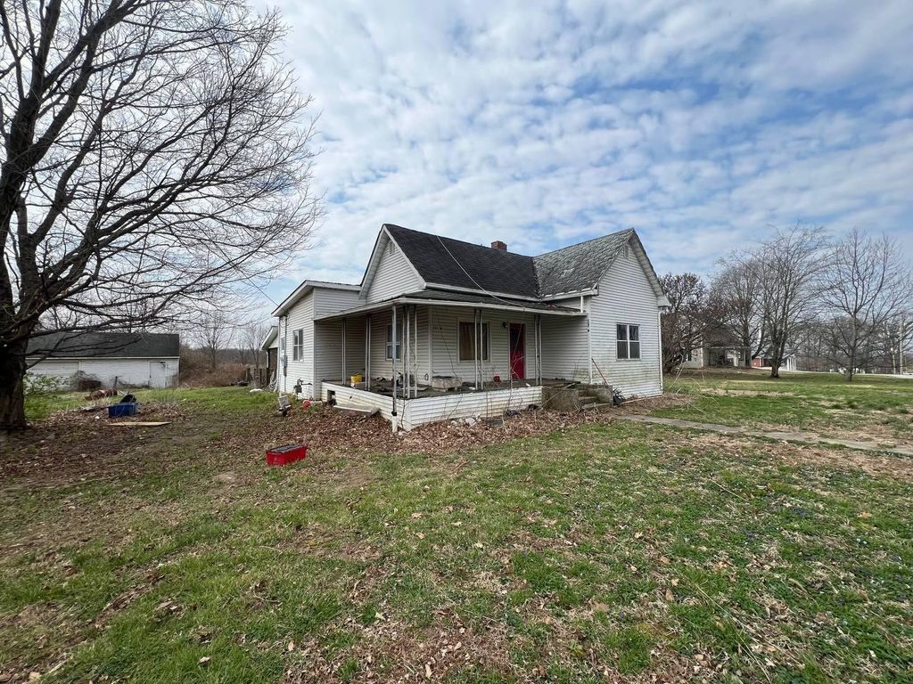 Photo of 727 W State Road 246, Clay City, IN 47841 (MLS # 836473)
