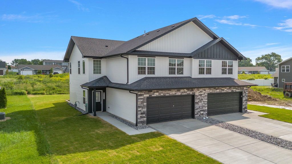 Photo of 4427 W 77th Avenue, Merrillville, IN 46410 (MLS # 832486)