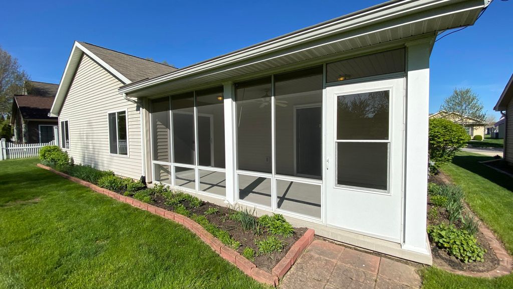 Photo of 1454 Byfield Parkway, Valparaiso, IN 46385 (MLS # 837610)