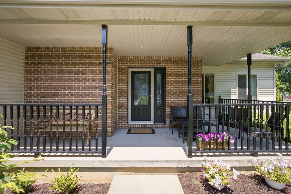 Photo of 504 Oakwood Drive, Chesterton, IN 46304 (MLS # 842143)