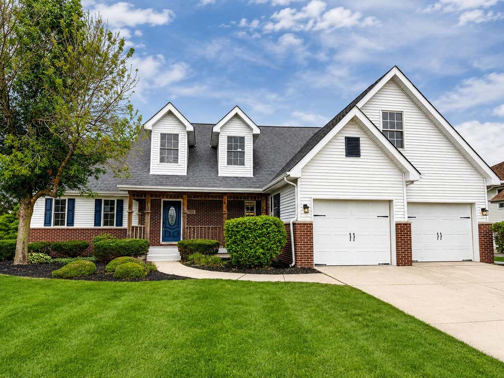 Photo of 7400 Clark Street, Merrillville, IN 46410 (MLS # 843586)