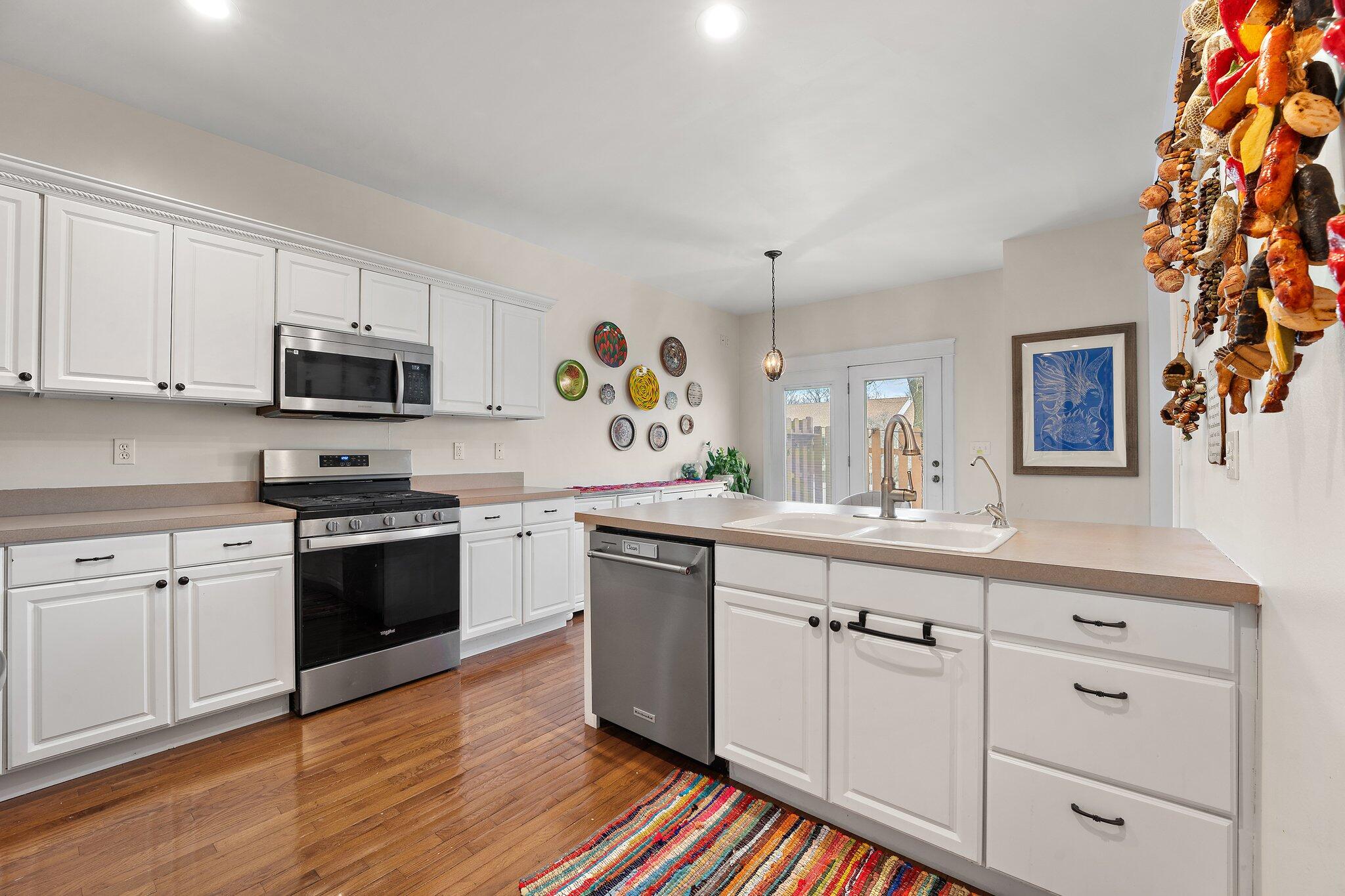 Valparaiso, Indiana 46383, United States, 3 Bedrooms Bedrooms, ,3 BathroomsBathrooms,Residential,Pending,105719