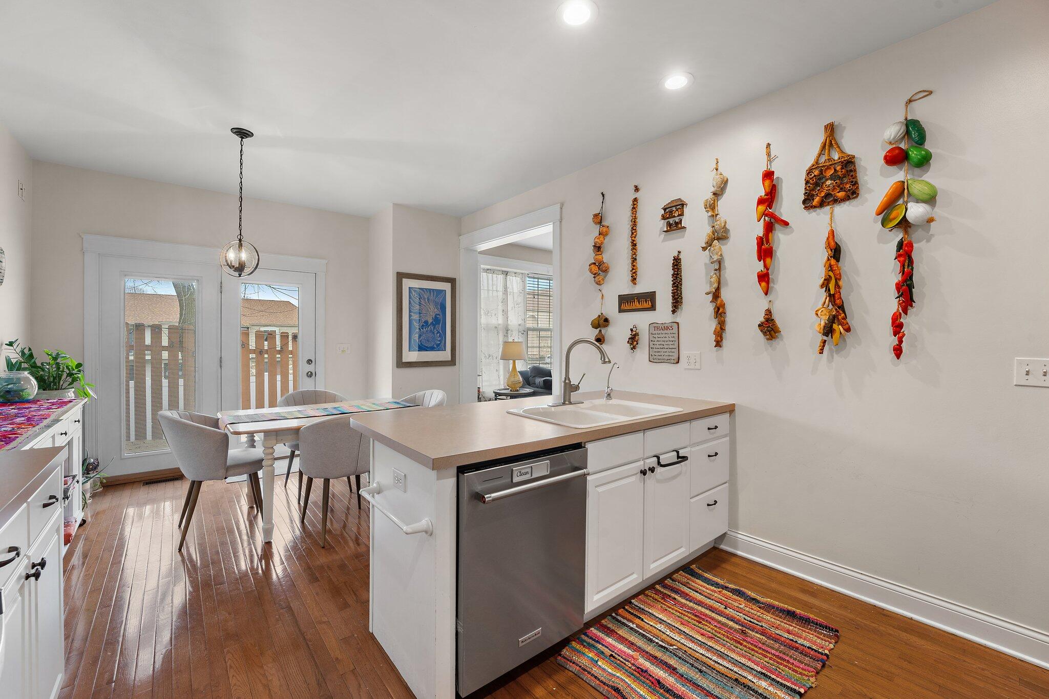 Valparaiso, Indiana 46383, United States, 3 Bedrooms Bedrooms, ,3 BathroomsBathrooms,Residential,Pending,105719