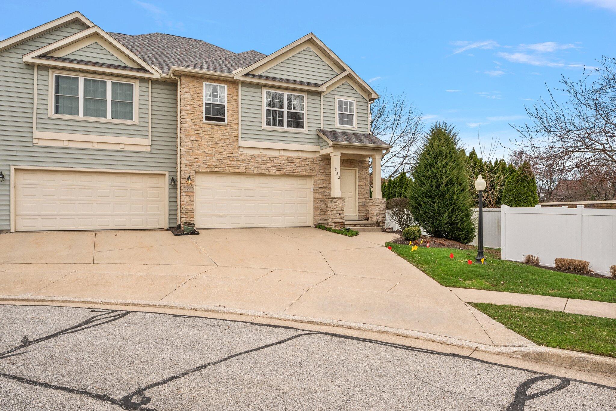 Valparaiso, Indiana 46383, United States, 3 Bedrooms Bedrooms, ,3 BathroomsBathrooms,Residential,Pending,105719