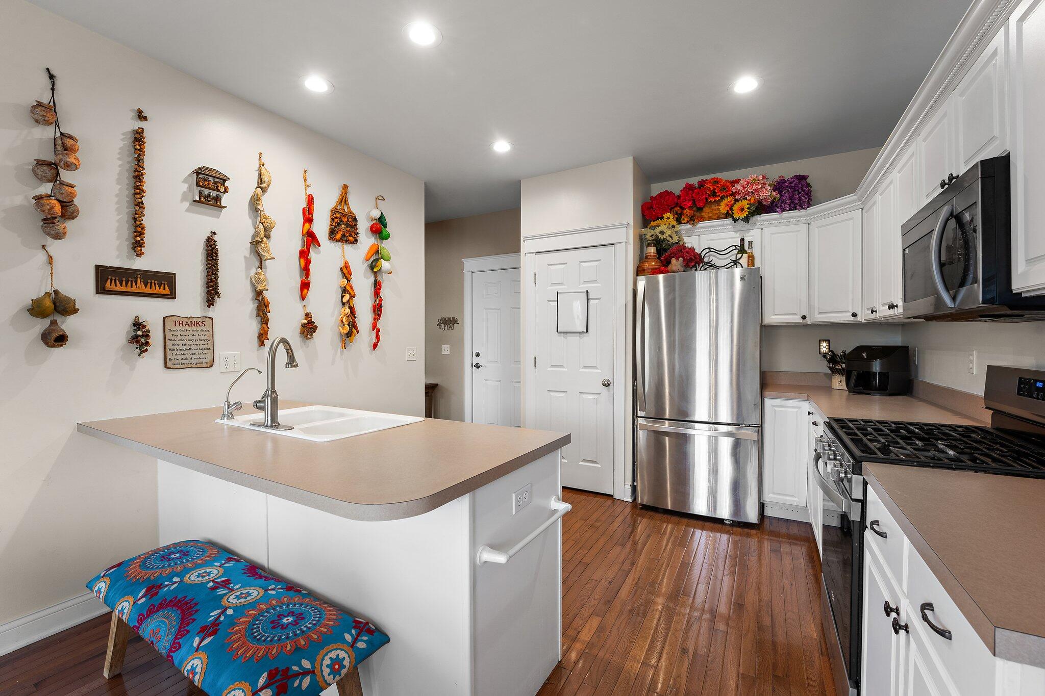 Valparaiso, Indiana 46383, United States, 3 Bedrooms Bedrooms, ,3 BathroomsBathrooms,Residential,Pending,105719