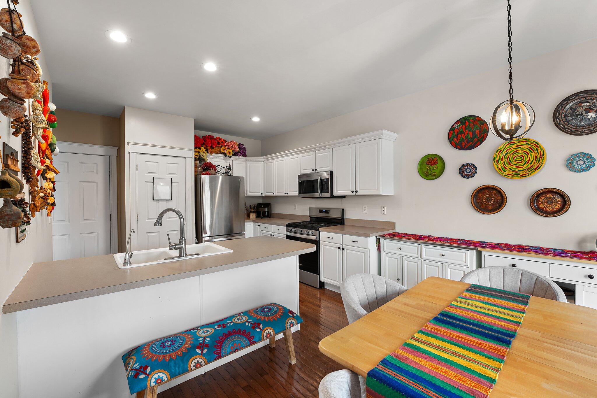 Valparaiso, Indiana 46383, United States, 3 Bedrooms Bedrooms, ,3 BathroomsBathrooms,Residential,Pending,105719