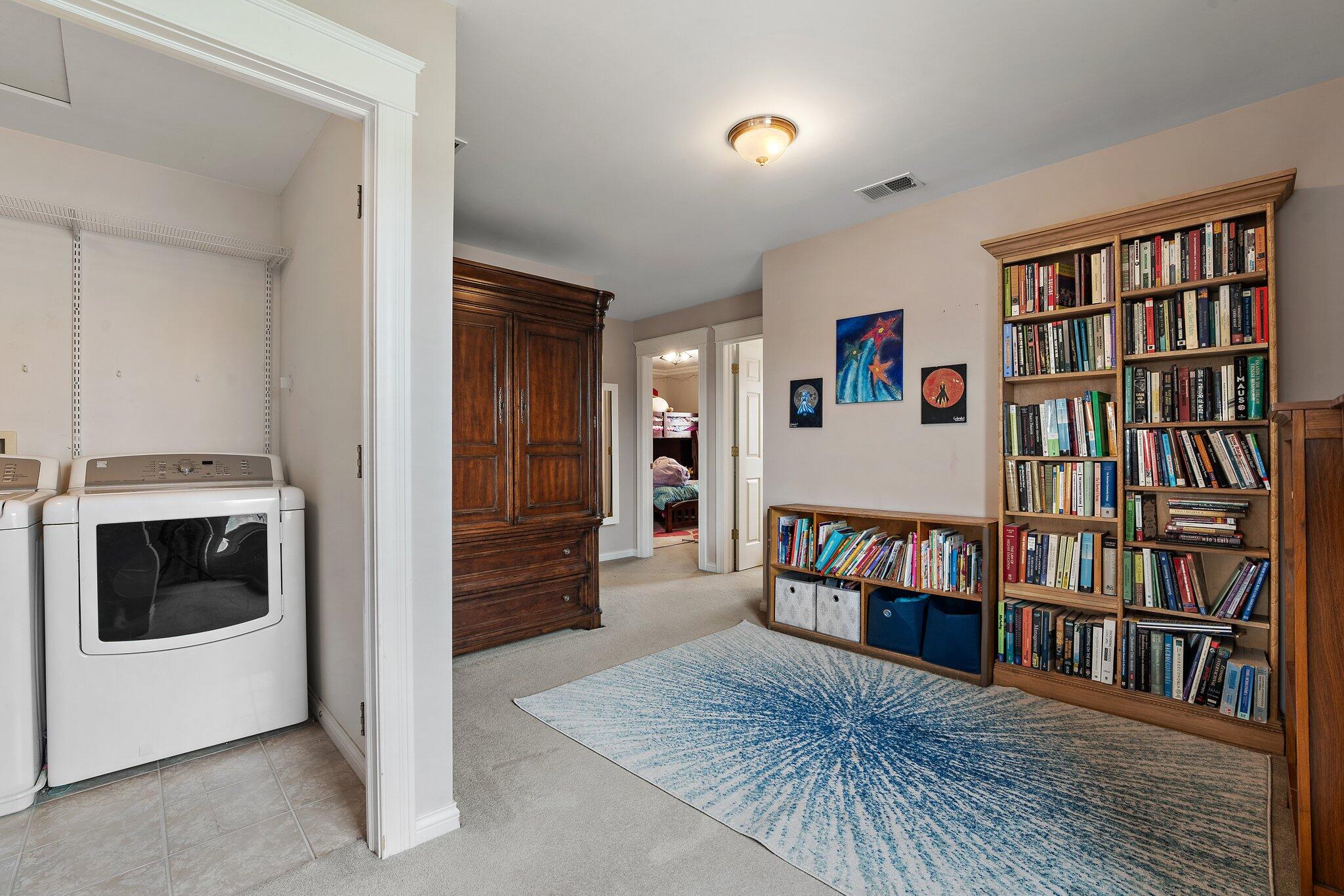 Valparaiso, Indiana 46383, United States, 3 Bedrooms Bedrooms, ,3 BathroomsBathrooms,Residential,Pending,105719