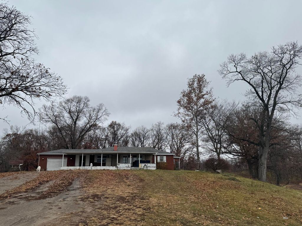 Photo of 1748 E 900 N, Wheatfield, IN 46392 (MLS # 831231)