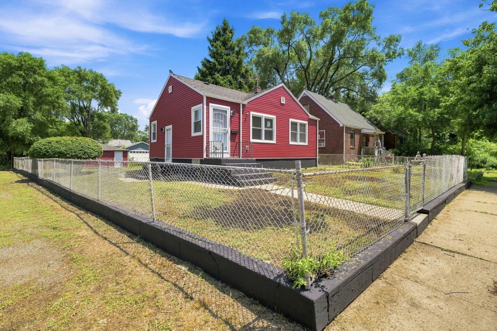 Photo of 1001 Utah Street, Gary, IN 46403 (MLS # 846521)