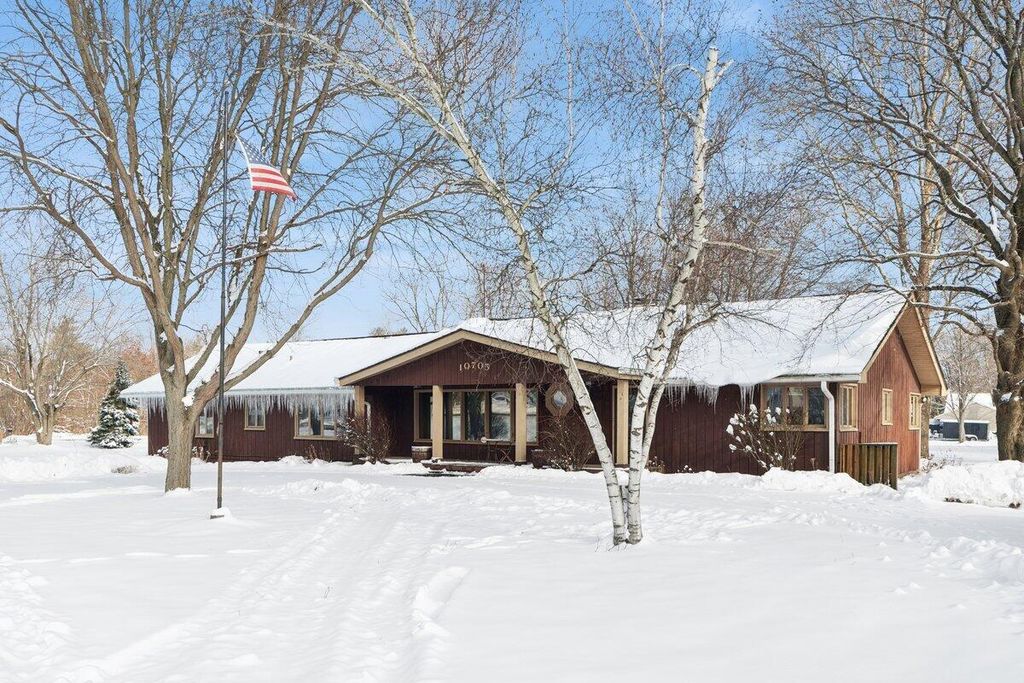 Photo of 10705 Lane Street, Crown Point, IN 46307 (MLS # 831487)