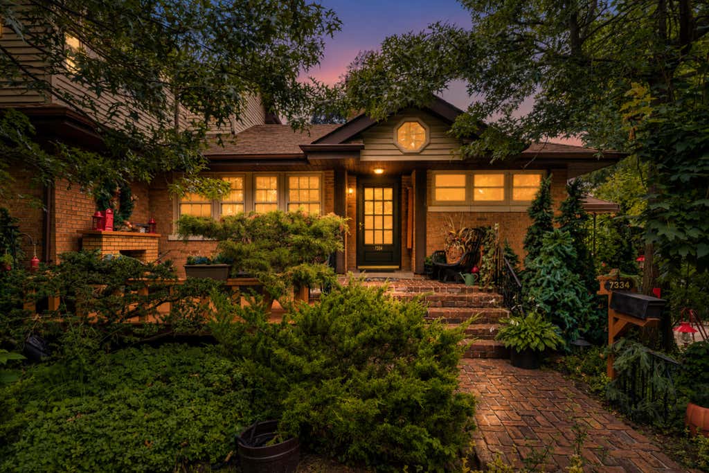 Photo of 7334 Baring Parkway, Hammond, IN 46324 (MLS # 842844)