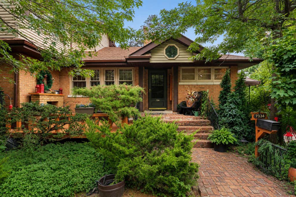 Photo of 7334 Baring Parkway, Hammond, IN 46324 (MLS # 842844)