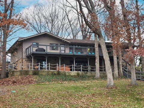 202 Oakridge Court Valparaiso IN 46385