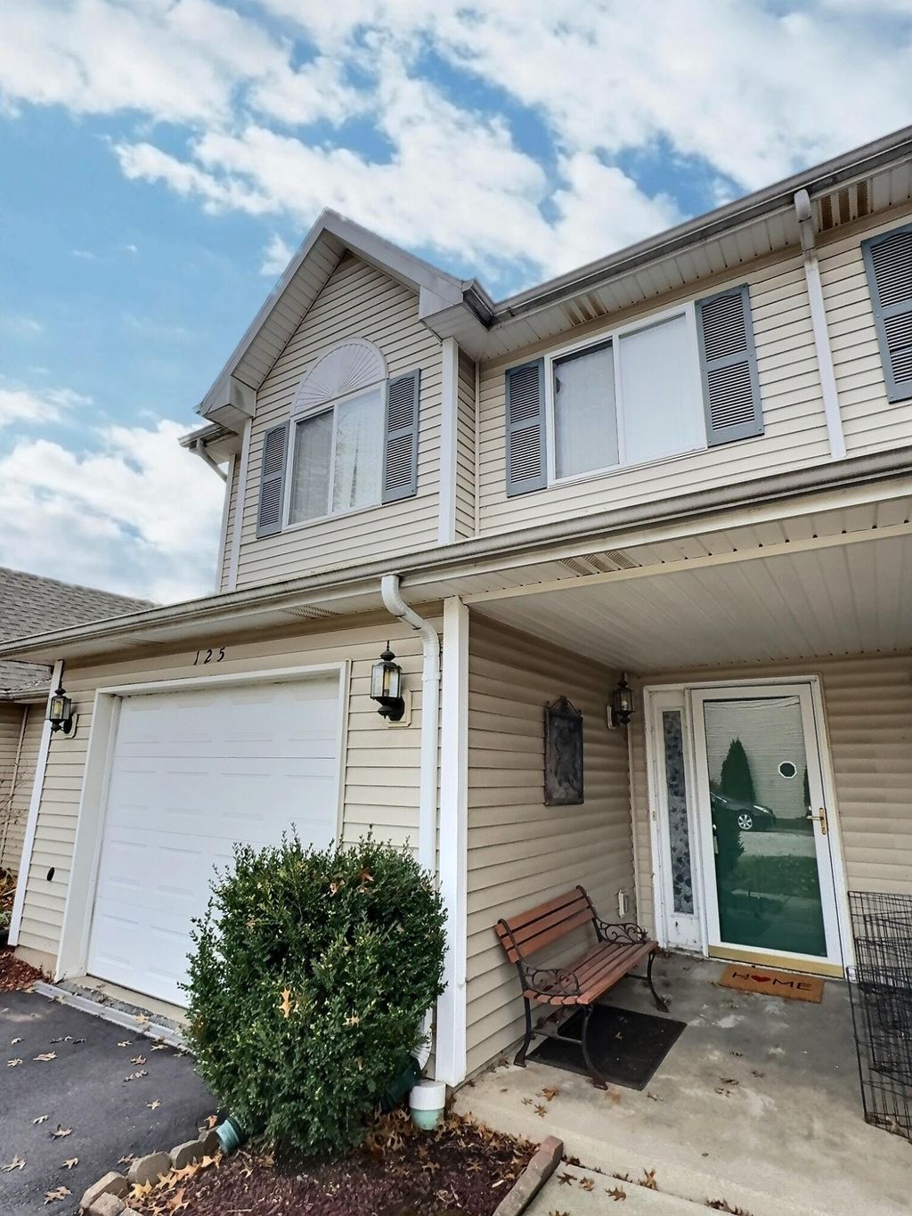 Photo of 125 Beacon Drive, Hobart, IN 46342 (MLS # 831332)