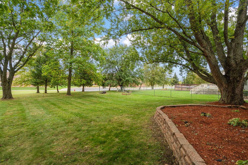 Photo of 3783 Kingsway Drive, Crown Point, IN 46307 (MLS # 829336)