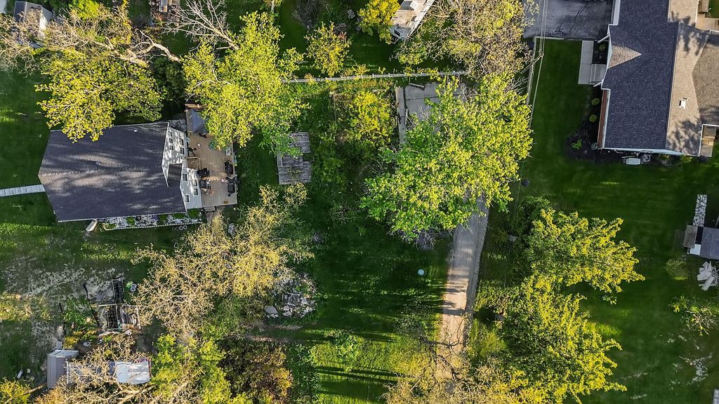 Photo of 22 S Kenworthy Street, Valparaiso, IN 46385 (MLS # 838788)