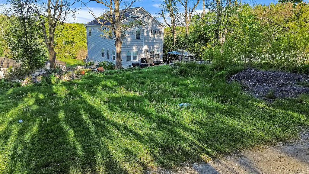 Photo of 22 S Kenworthy Street, Valparaiso, IN 46385 (MLS # 838788)