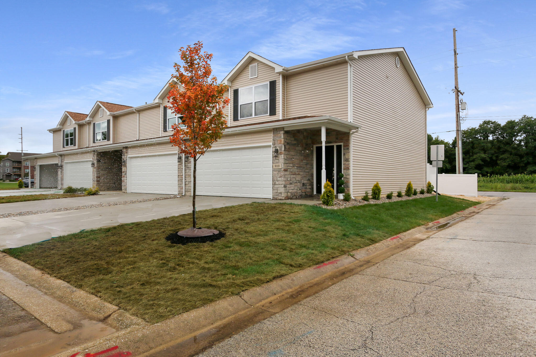 View Hobart, IN 46342 townhome