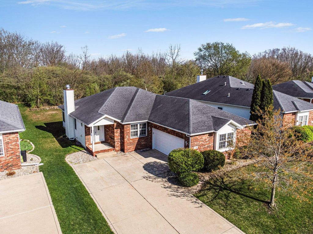 Photo of 1040 Stillwater Parkway, Crown Point, IN 46307 (MLS # 837998)