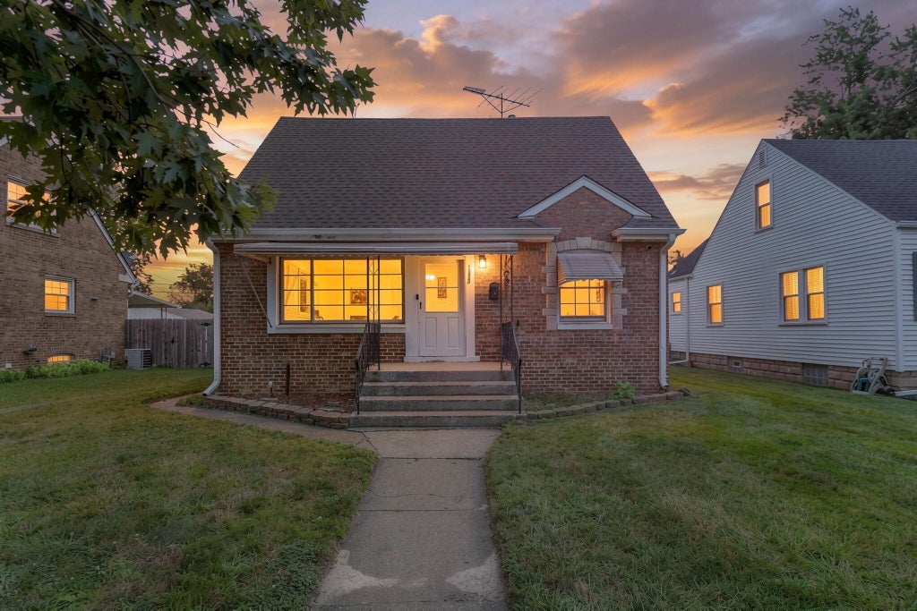 Photo of 7213 Tapper Avenue, Hammond, IN 46324 (MLS # 844875)