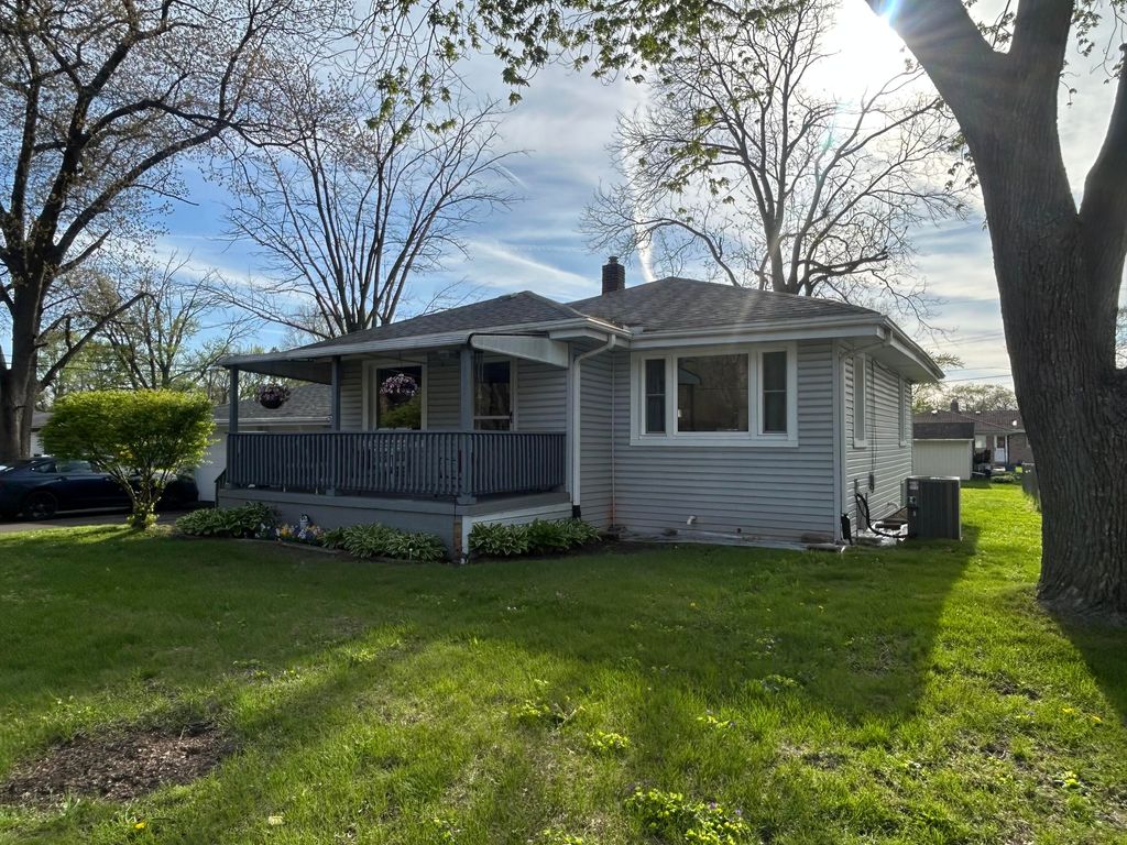 Photo of 526 N Colfax Street, Griffith, IN 46319 (MLS # 839860)