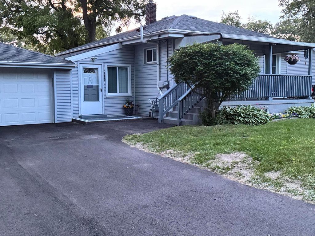 Photo of 526 N Colfax Street, Griffith, IN 46319 (MLS # 839860)