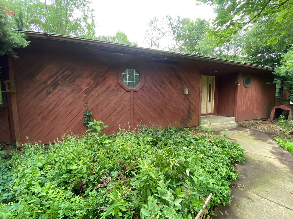 Photo of 80 Tanglewood Trail, Valparaiso, IN 46385 (MLS # 841796)