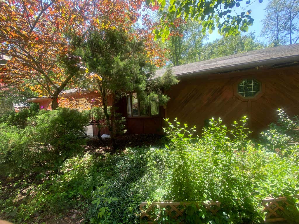 Photo of 80 Tanglewood Trail, Valparaiso, IN 46385 (MLS # 841796)