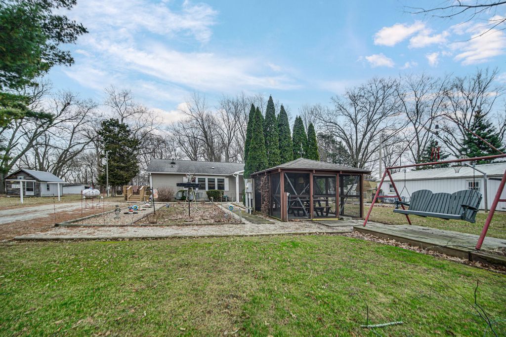 Photo of 8571 S 800 W, Wanatah, IN 46390 (MLS # 834421)