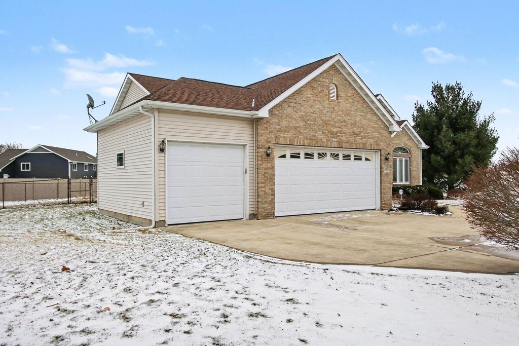 Photo of 6939 Ivy Avenue, Portage, IN 46368 (MLS # 834615)