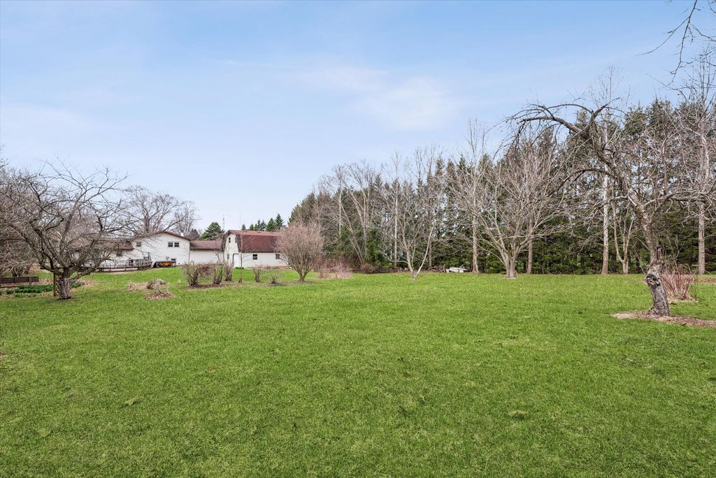 Photo of 411 Northfield Lane, Valparaiso, IN 46383 (MLS # 836486)