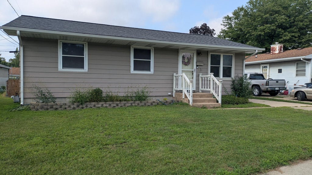 Photo of 505 Indiana Avenue, Michigan City, IN 46360 (MLS # 843065)