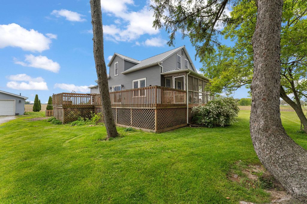 Photo of 492 S 350 W, Valparaiso, IN 46385 (MLS # 838674)