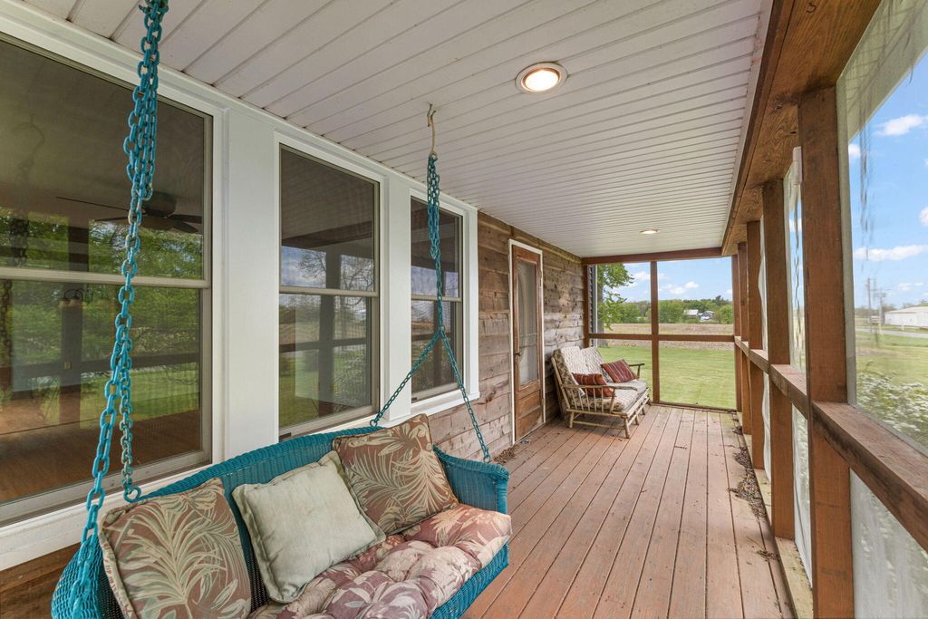 Photo of 492 S 350 W, Valparaiso, IN 46385 (MLS # 838674)