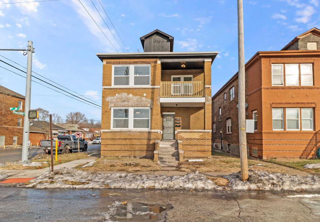 Photo of 830 W 11th Avenue, Gary, IN 46402 (MLS # 832029)