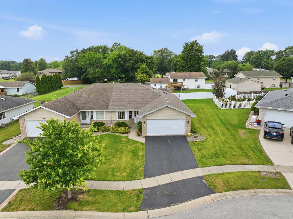 Photo of 421 Clinton Street, Lowell, IN 46356 (MLS # 843130)