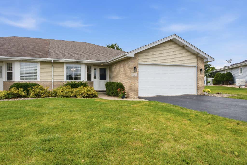 Photo of 421 Clinton Street, Lowell, IN 46356 (MLS # 843130)