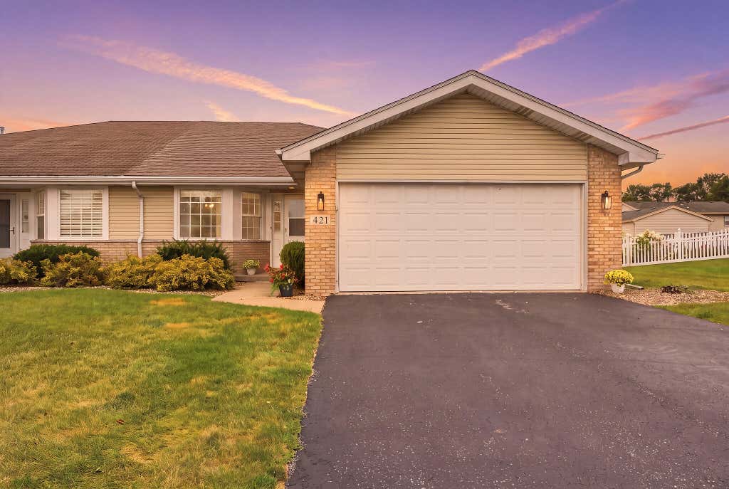 Photo of 421 Clinton Street, Lowell, IN 46356 (MLS # 843130)