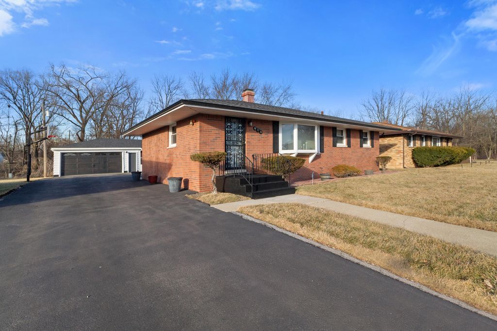 Photo of 410 W 52nd Place, Merrillville, IN 46410 (MLS # 834701)