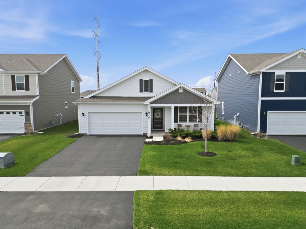 Photo of 10324 Whitney Place, Crown Point, IN 46307 (MLS # 836583)