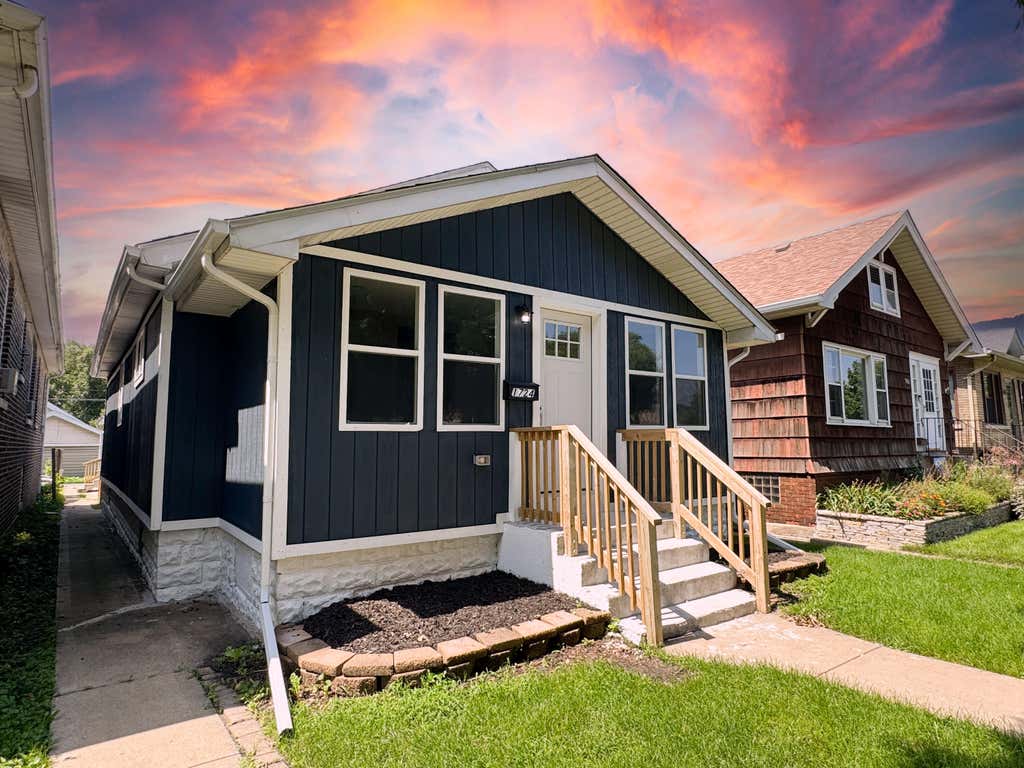 Photo of 1724 Lake Avenue, Whiting, IN 46394 (MLS # 844019)