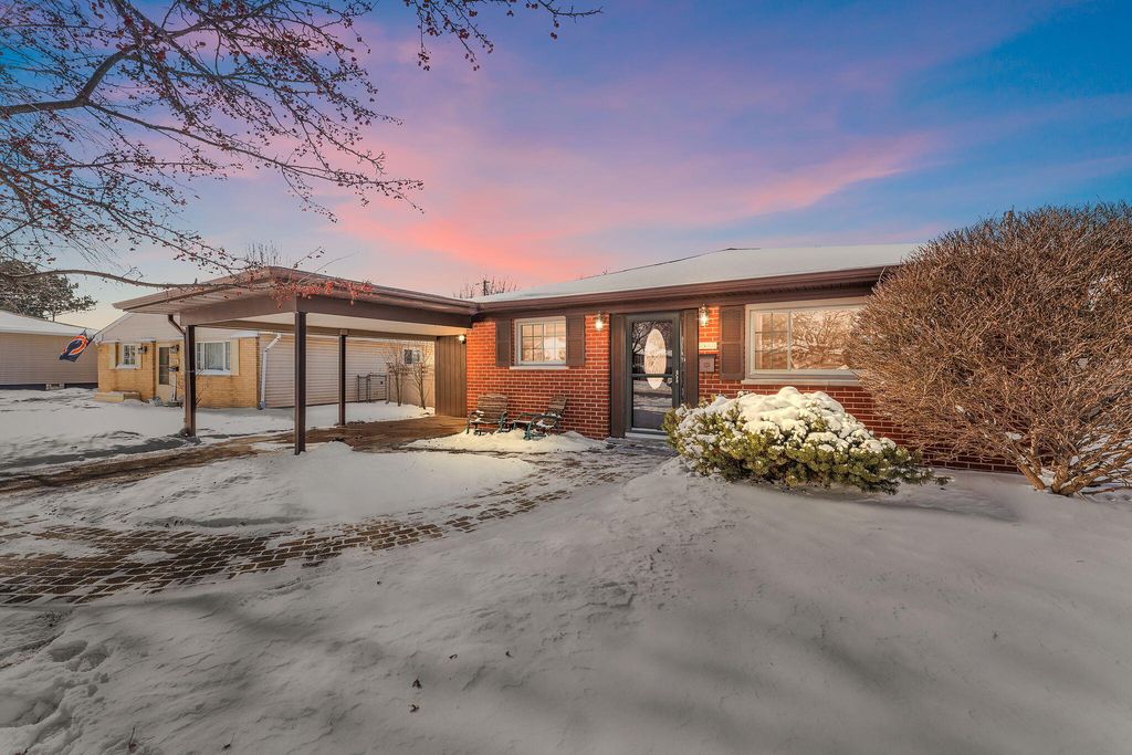 Photo of 9320 Forrest Drive, Highland, IN 46322 (MLS # 833369)