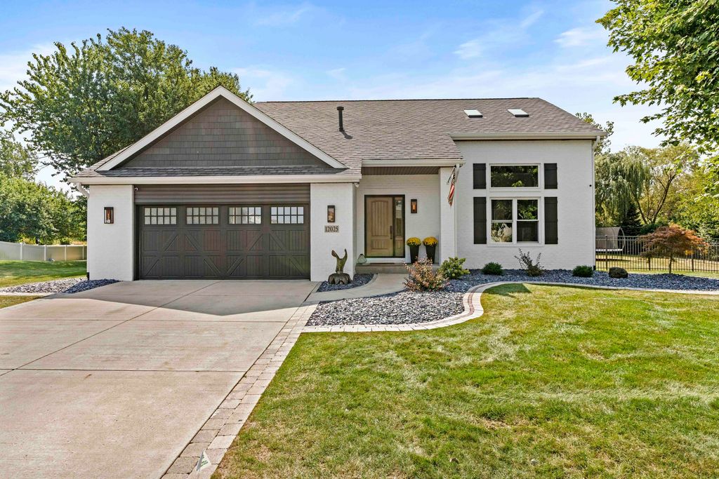 Photo of 12025 Heron Lake Road, Saint John, IN 46373 (MLS # 838318)