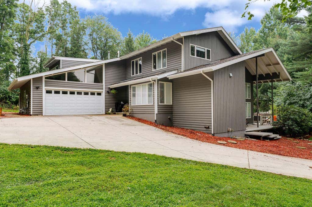 Photo of 5159 N Barclay, La Porte, IN 46350 (MLS # 843885)