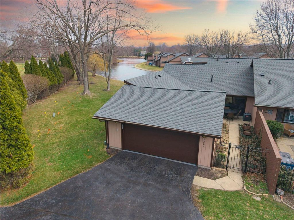 Photo of 2201 Bayview Drive, Michigan City, IN 46360 (MLS # 836326)