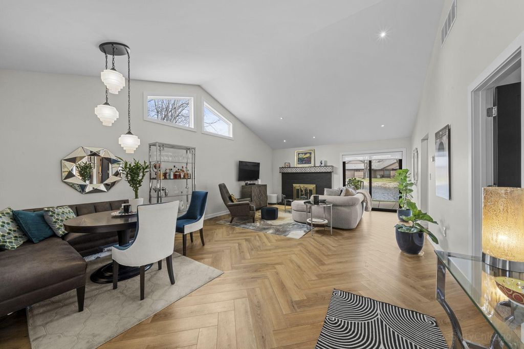 Photo of 2201 Bayview Drive, Michigan City, IN 46360 (MLS # 836326)