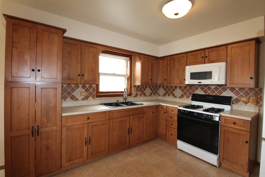 Photo of 589 Buffalo Avenue, Calumet City, IL 60409 (MLS # 842996)