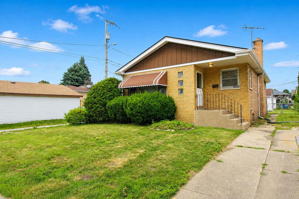 Photo of 589 Buffalo Avenue, Calumet City, IL 60409 (MLS # 842996)
