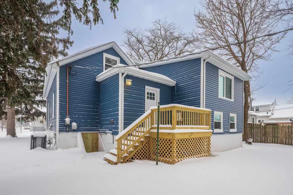 Photo of 2324 Buffalo Street, Michigan City, IN 46360 (MLS # 833310)