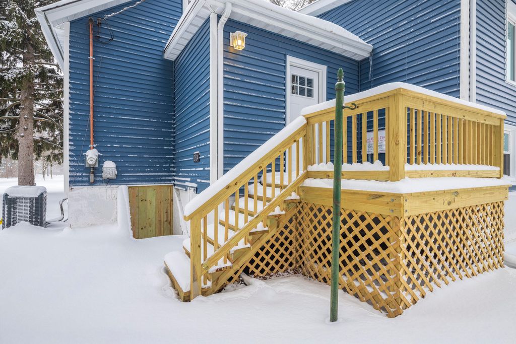 Photo of 2324 Buffalo Street, Michigan City, IN 46360 (MLS # 833310)